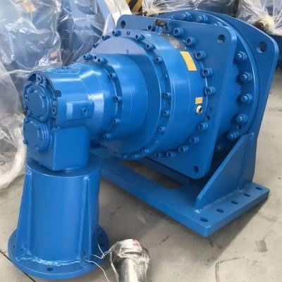 What is the difference between using different types of lubricating oils for P3KA17 planetary gear reducers?