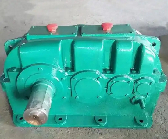 What methods can be used to reduce the resistance in the lubrication system of the ZFY315-140-II reducer?