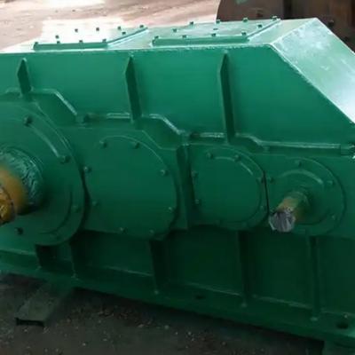 What are the safety precautions to be taken when checking for loose screws in ZSY160-40-1 hard tooth reducer