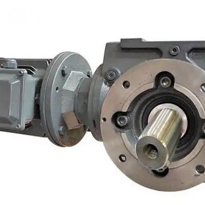 Introduce the maintenance process for gear damage in the SF87-Y4-4P-45.28-M4-0 helical gear reducer.