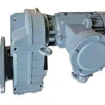 What are the specific manifestations of gear damage in SF67-YB3KW-52-M6 hard tooth reducer