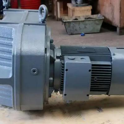 How to clean the oil tank of FAF77DV132M4-NA154-7.5KW reducer