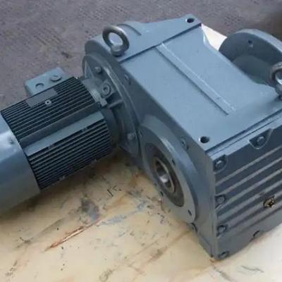 What is the high temperature warning value set for FAF77-2.2KW-25.47-M5 gear reducer