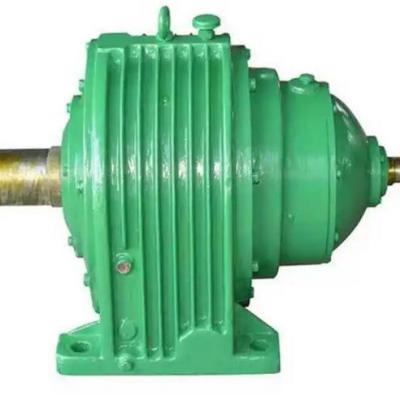 What are the main components of the NGW102-18 reducer structure
