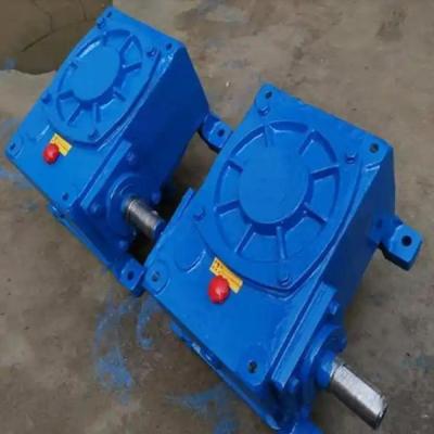 How to ensure accurate centering when installing WHT80-8-I circular cylindrical worm gear reducer