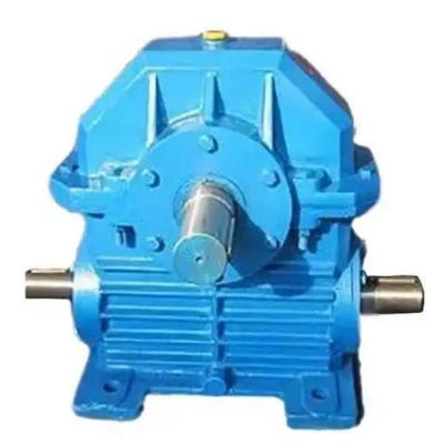 What are the specific effects of different materials on the performance of WXJ120-31-3 worm gear reducer