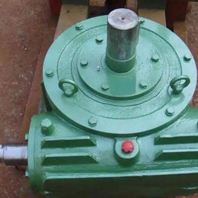 What Precautions Must Be Taken When Installing and Maintaining the WHC210 50 4F Worm Gear Reducer?